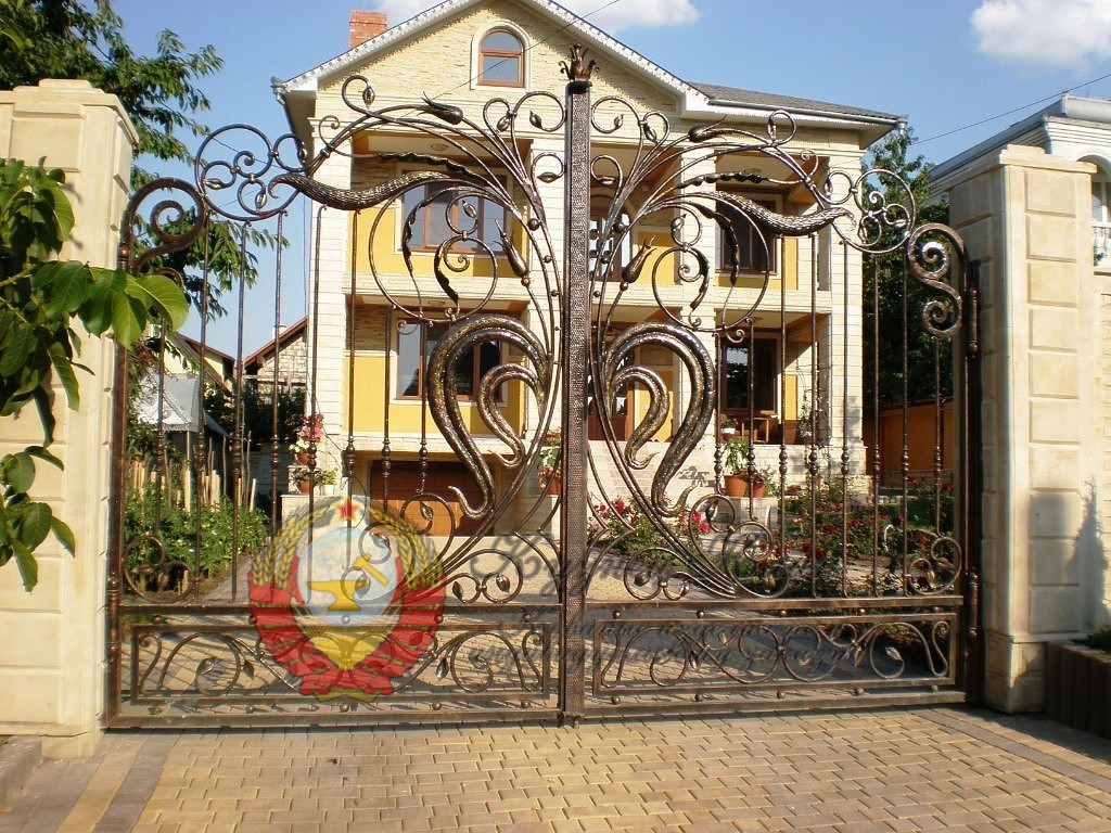 Кованые ворота садовые
