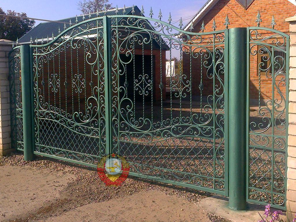 Кованые ворота садовые