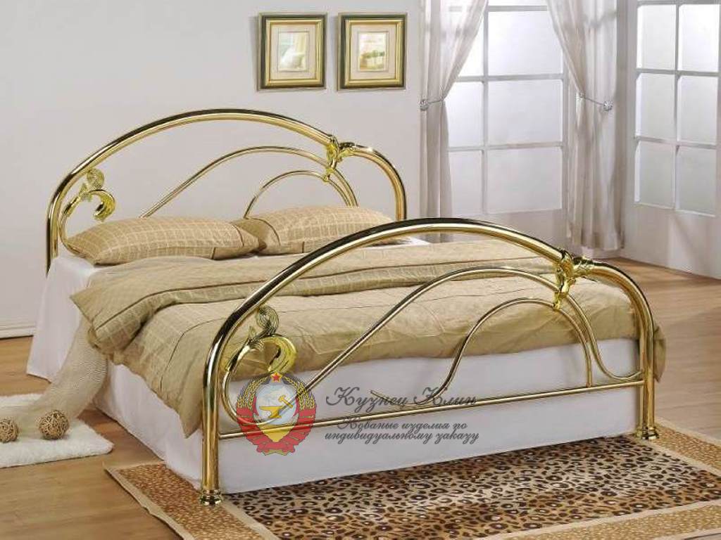 Кованая кровать из латуни
