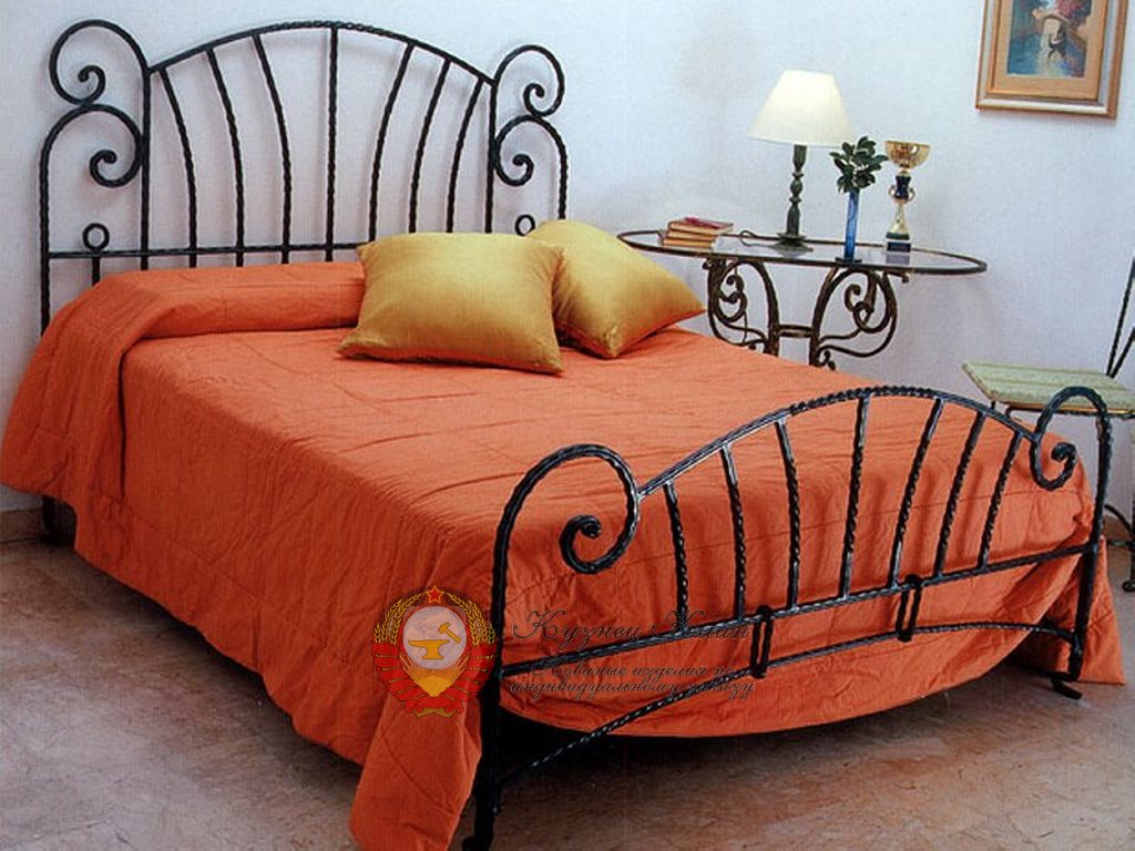 Кованая кровать с фактурой