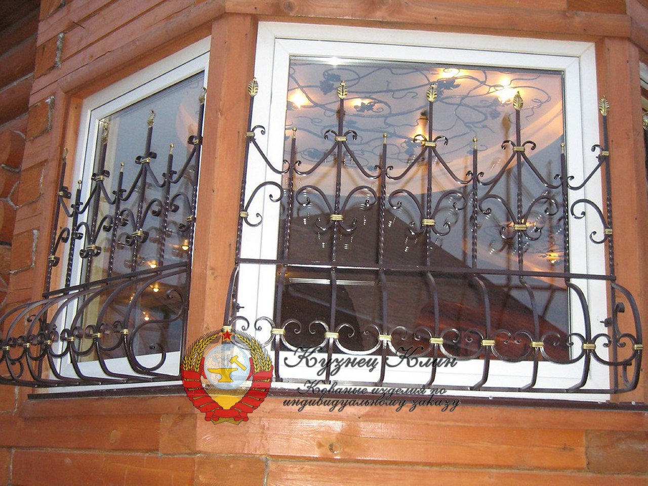 Кованые решетки в треть окна с пиками