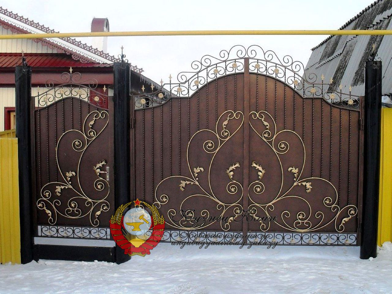 Кованые ворота с калиткой столбы металлические