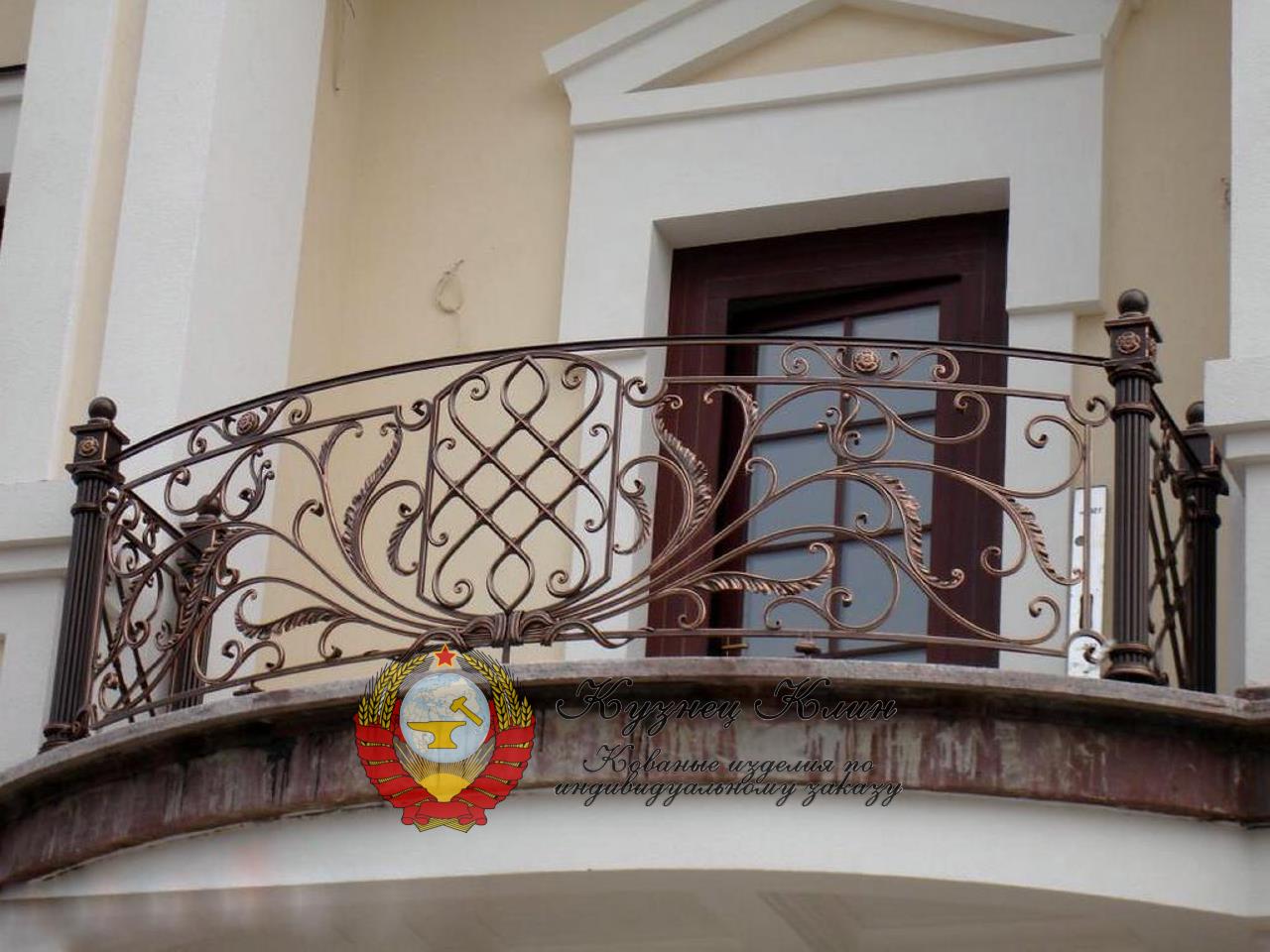 Кованое ограждение балкона греческий стиль