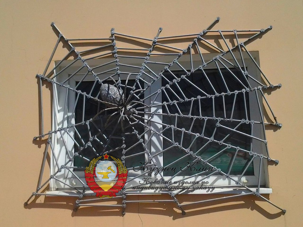 Кованая решетка паутина