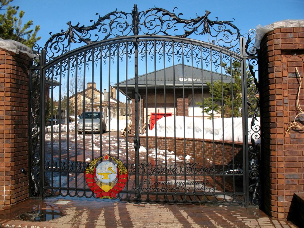 Кованые ворота в английском стиле