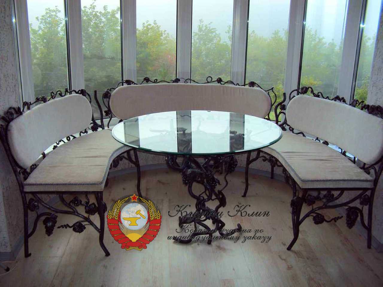 Набор кованый диван и столик с виноградной лозой
