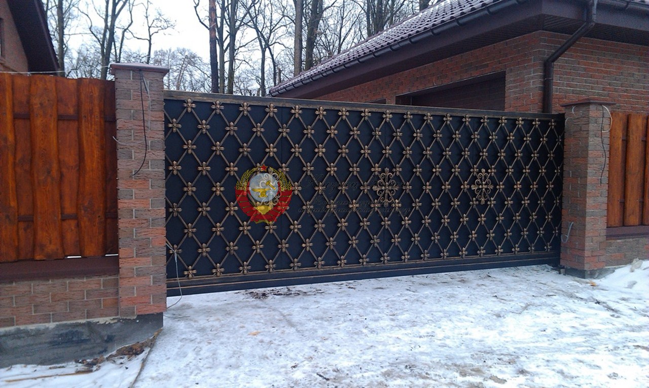 Кованые ворота откатные греческий стиль