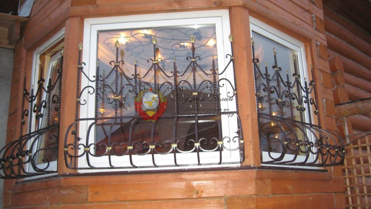 Кованая решетка с эркером