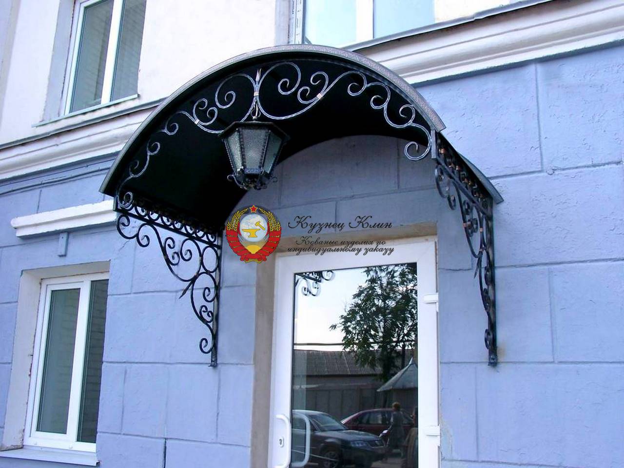 Козырек кованый с фонврем