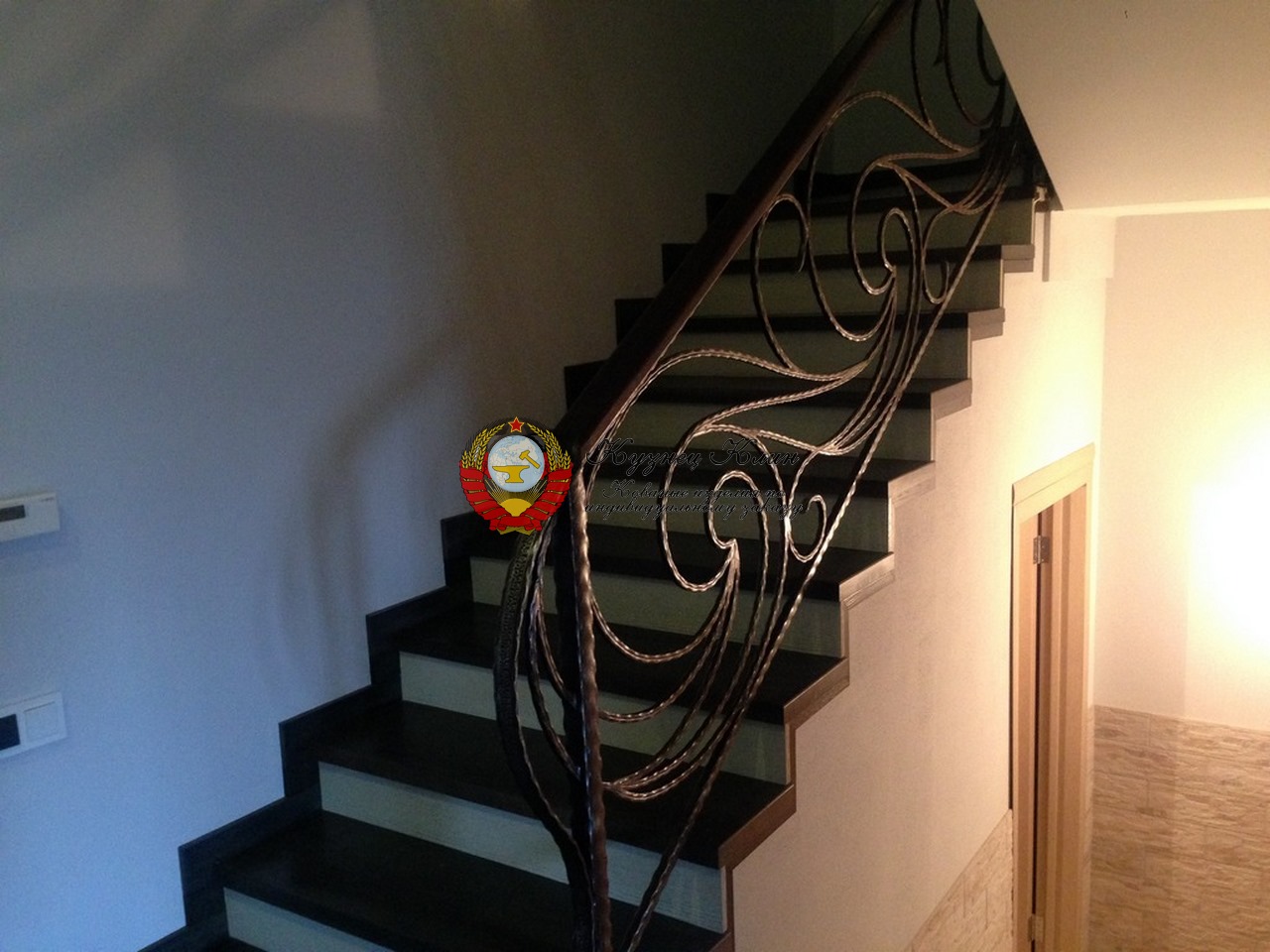 Кованые перила коричневые