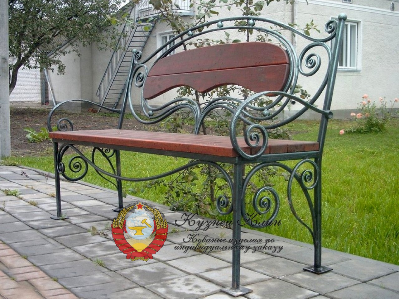 Кованая лавочка сердечко