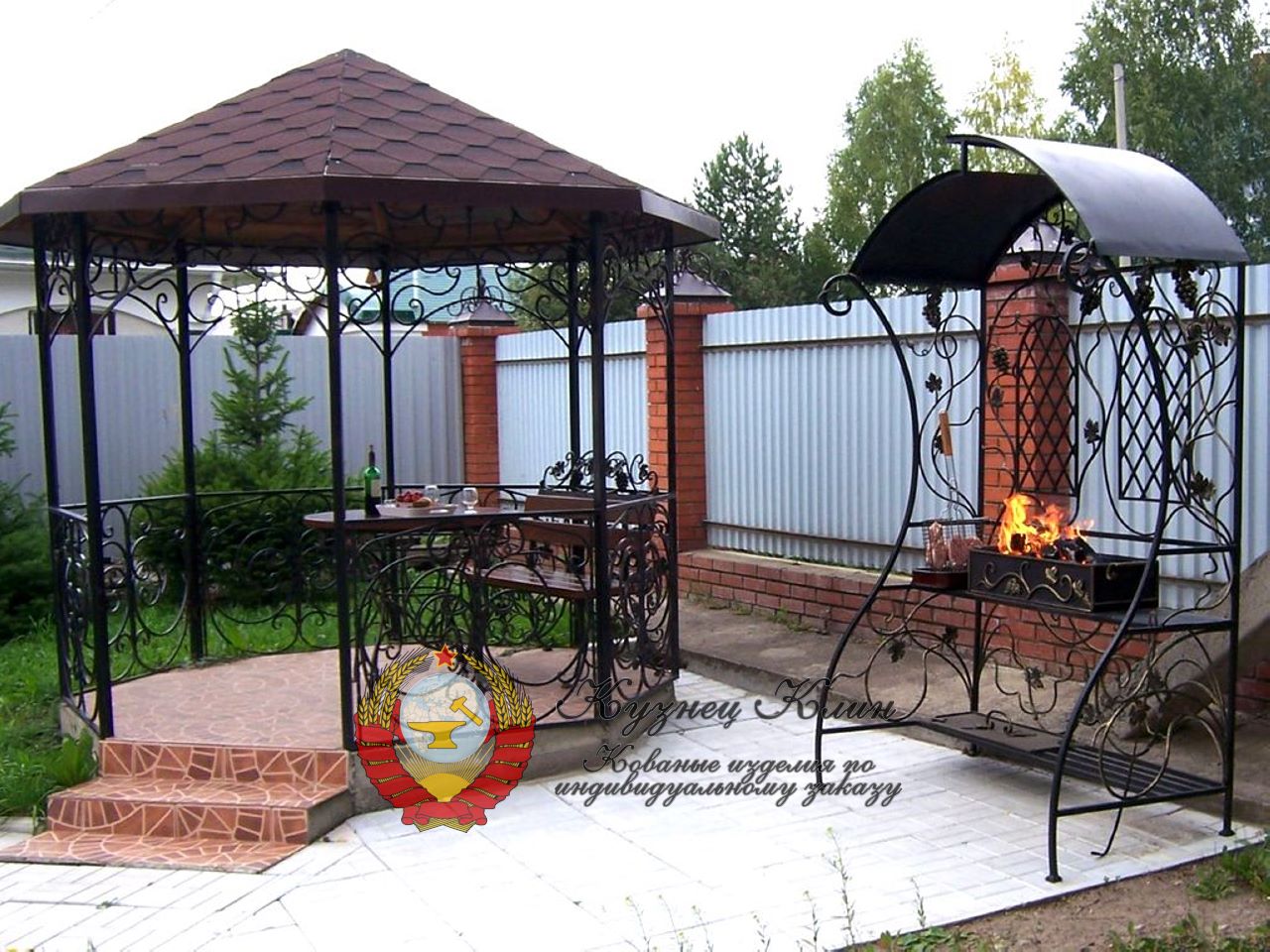 Кованая беседка с мангалом открытая