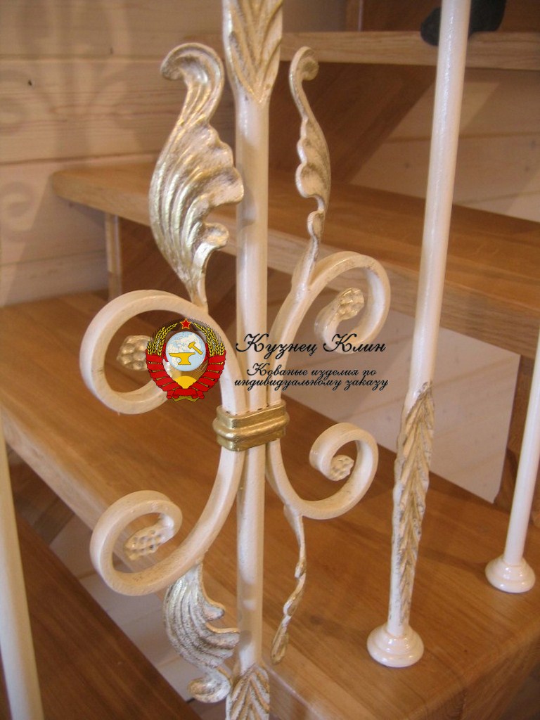 003 Кованые перила цвет белый и патина золотая