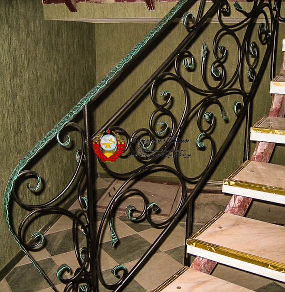 013 Кованые перила цвет черный глянец и патина зеленая